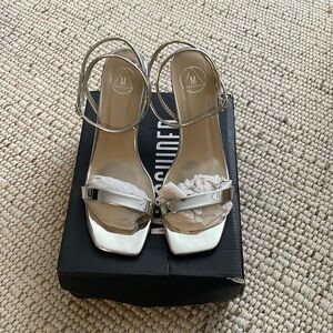 Size 7 silver kitten Heel